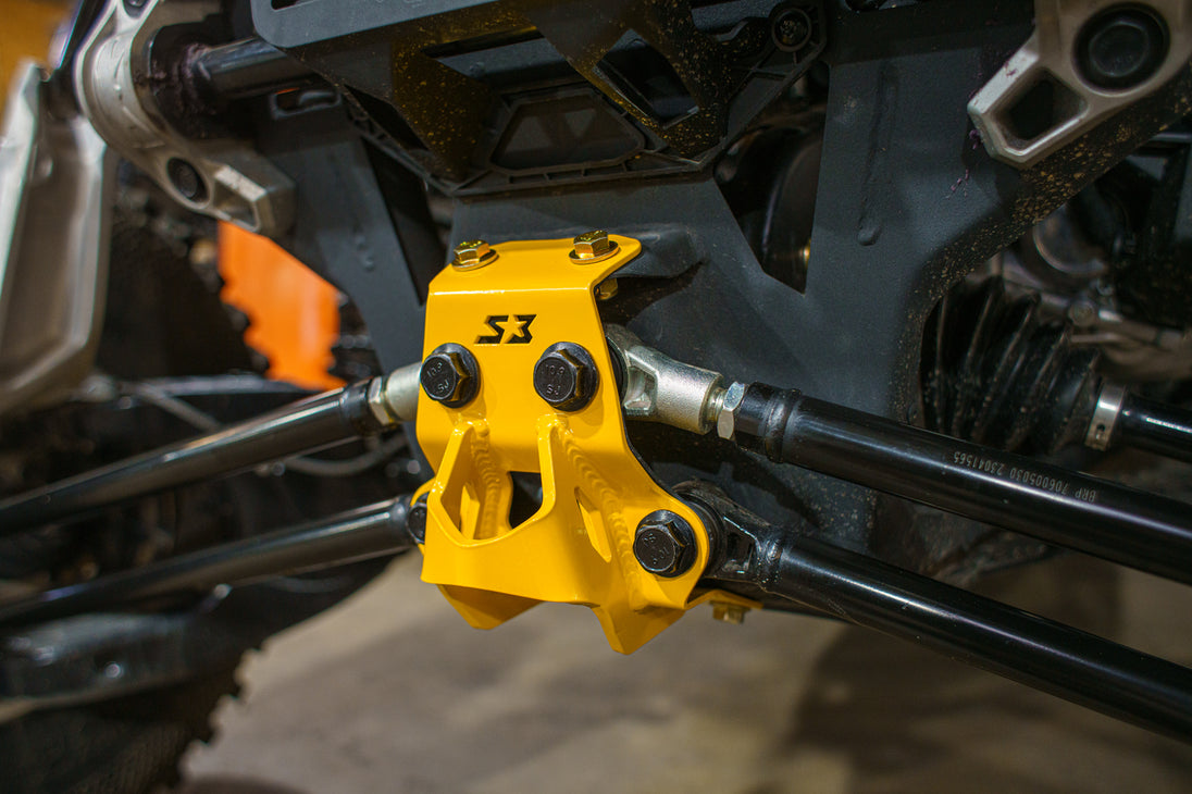 Can-Am Maverick R Pull Plate