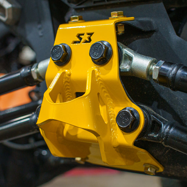 Can-Am Maverick R Pull Plate